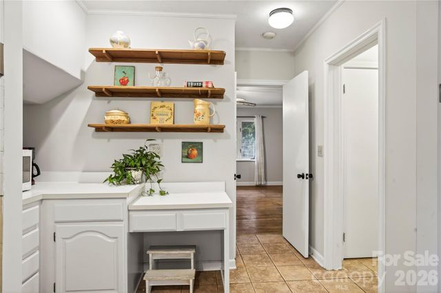 3002 Kanuga Road, Hendersonville, NC 28739