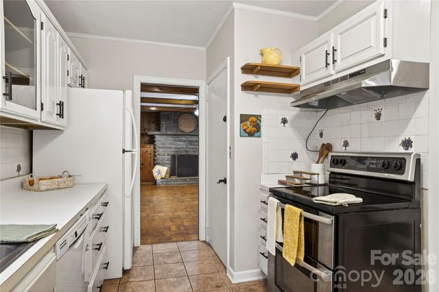 3002 Kanuga Road, Hendersonville, NC 28739