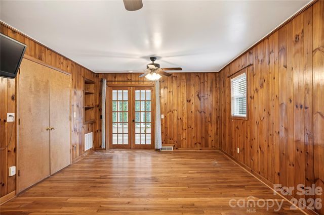 3002 Kanuga Road, Hendersonville, NC 28739