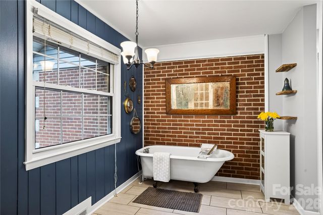 3002 Kanuga Road, Hendersonville, NC 28739