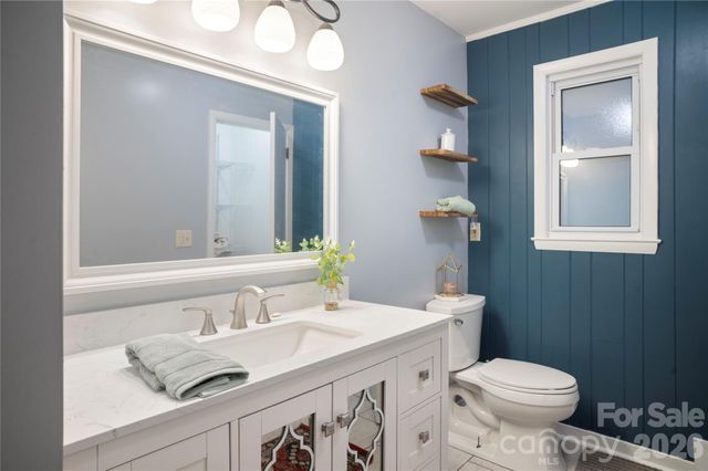 3002 Kanuga Road, Hendersonville, NC 28739