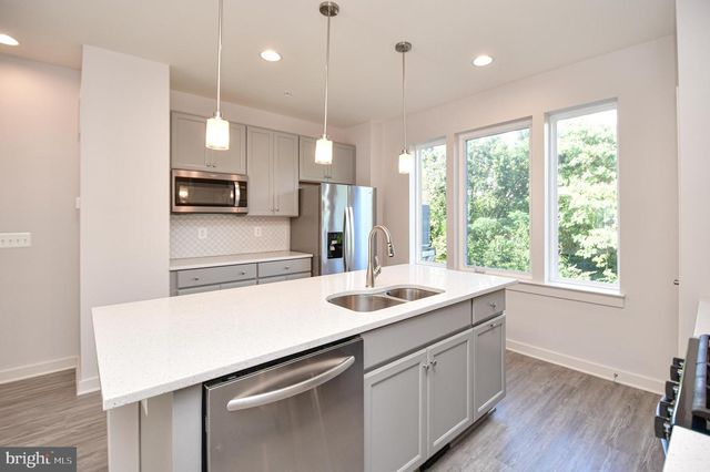 1550 TRAFALGAR LN, Frederick, MD 21701