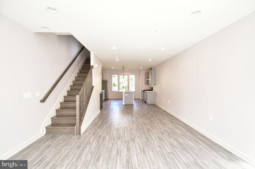 1550 TRAFALGAR LN, Frederick, MD 21701