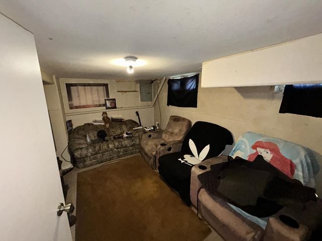1301 S Vine St, Wichita, KS 67213
