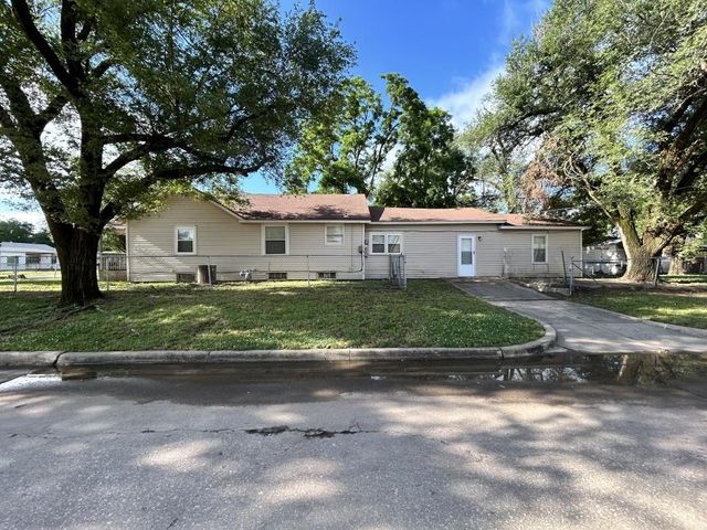 1301 S Vine St, Wichita, KS 67213