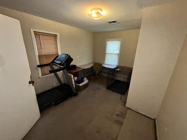 1301 S Vine St, Wichita, KS 67213