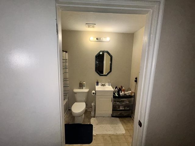 1301 S Vine St, Wichita, KS 67213