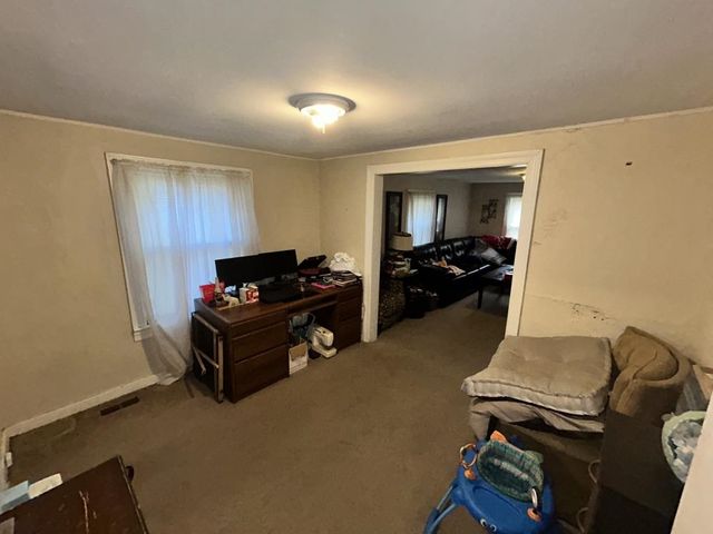 1301 S Vine St, Wichita, KS 67213