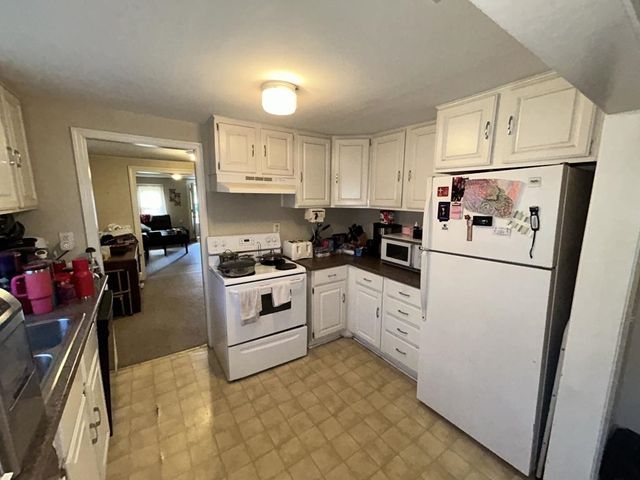 1301 S Vine St, Wichita, KS 67213