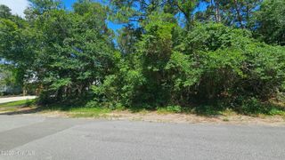 108 SW 22nd Street, Oak Island, NC 28465
