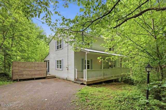 4340 Lakeshore Avenue, Sevierville, TN 37876