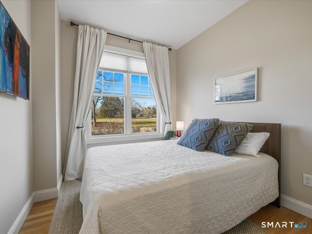 93 Shore Road, Waterford, CT 06385