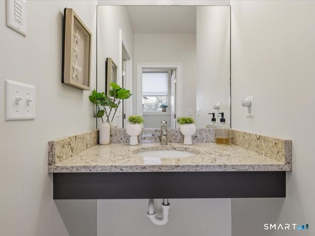 93 Shore Road, Waterford, CT 06385