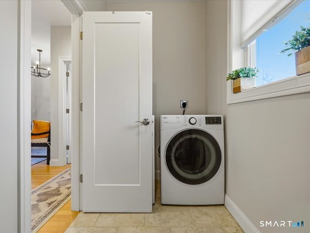 93 Shore Road, Waterford, CT 06385