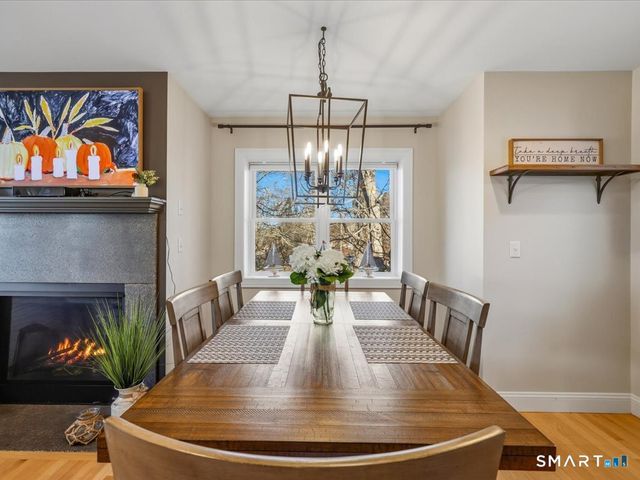 93 Shore Road, Waterford, CT 06385