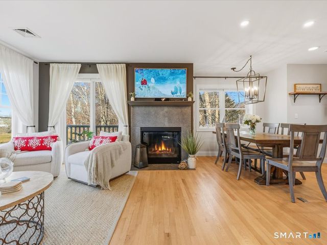 93 Shore Road, Waterford, CT 06385