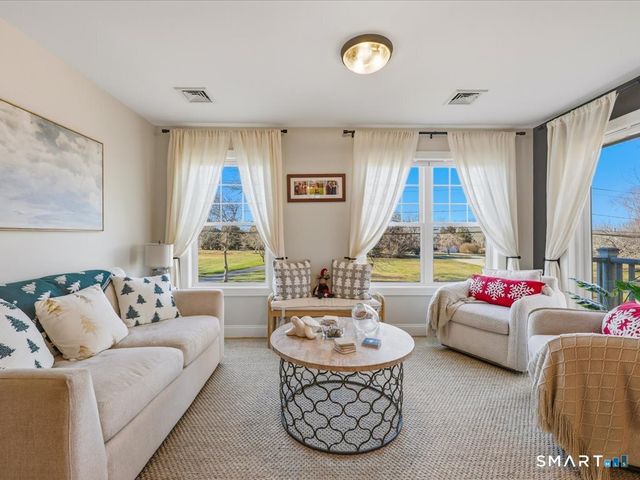 93 Shore Road, Waterford, CT 06385