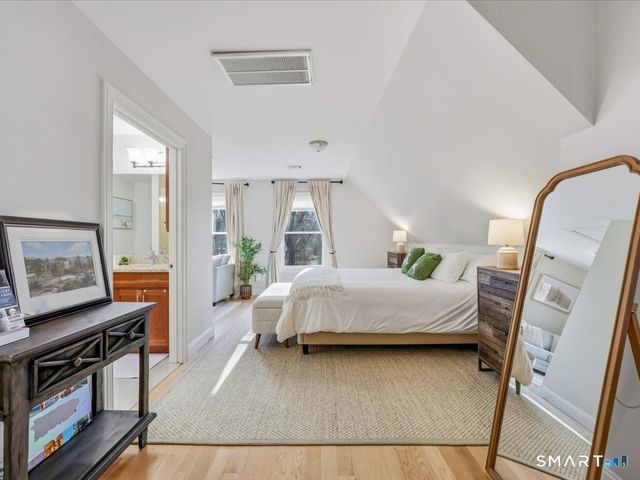 93 Shore Road, Waterford, CT 06385