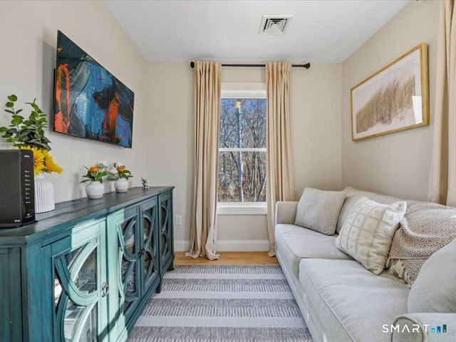 93 Shore Road, Waterford, CT 06385