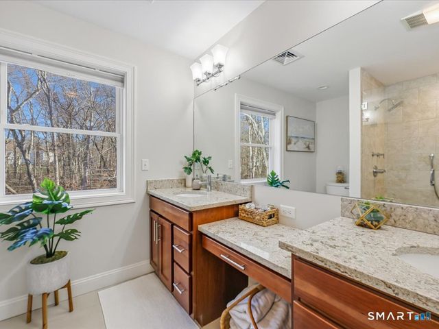 93 Shore Road, Waterford, CT 06385