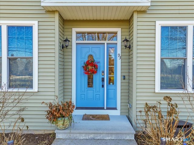 93 Shore Road, Waterford, CT 06385