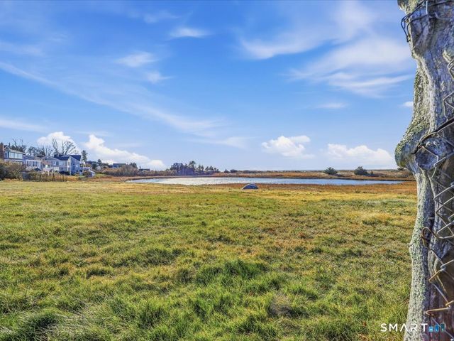 93 Shore Road, Waterford, CT 06385