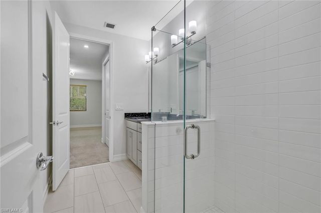 7501 Carnegie WAY, Naples, FL 34119