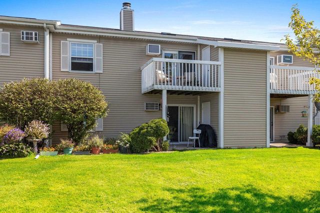 1294 WITTMANN PARK LANE, Menasha, WI 54952