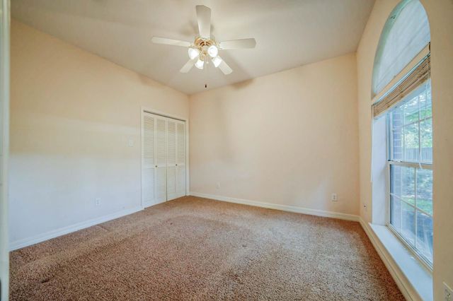 1302 Spring Tree Ln, Kilgore, TX 75662