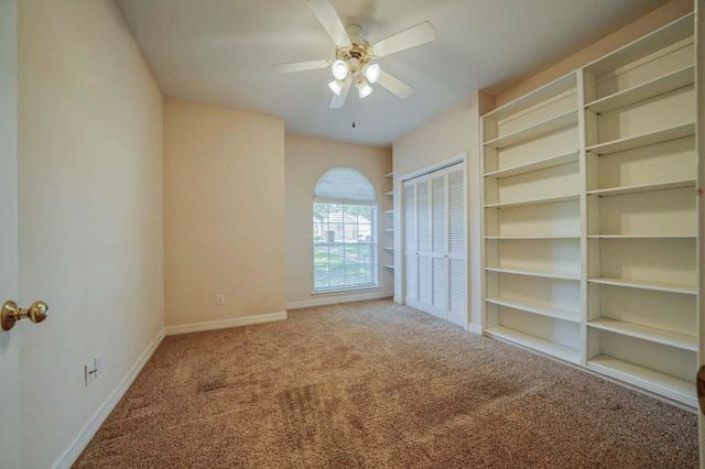 1302 Spring Tree Ln, Kilgore, TX 75662