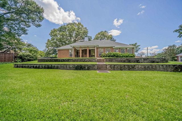 1302 Spring Tree Ln, Kilgore, TX 75662