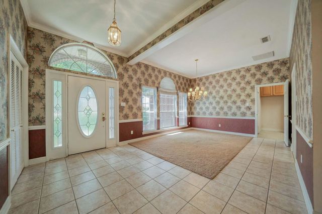 1302 Spring Tree Ln, Kilgore, TX 75662