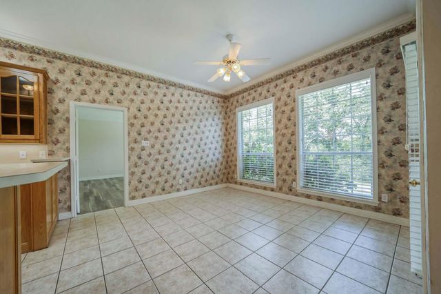 1302 Spring Tree Ln, Kilgore, TX 75662