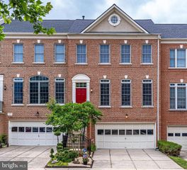 4560 FAIR VALLEY DR, Fairfax, VA 22033