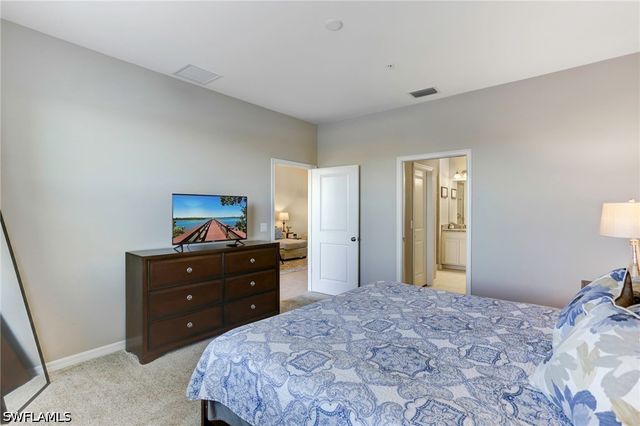 9433 Benvenuto CT 201, Naples, FL 34119