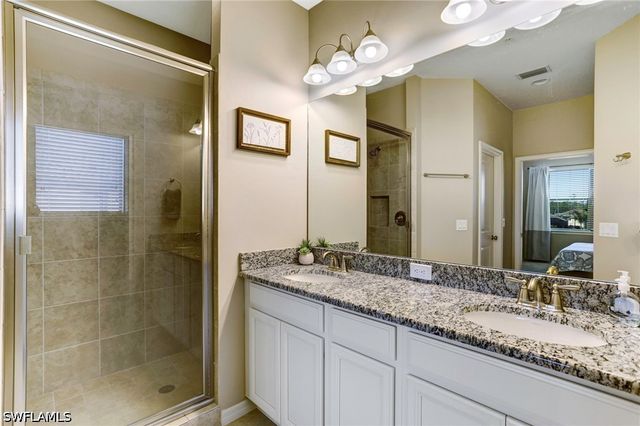 9433 Benvenuto CT 201, Naples, FL 34119
