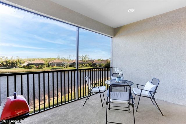 9433 Benvenuto CT 201, Naples, FL 34119