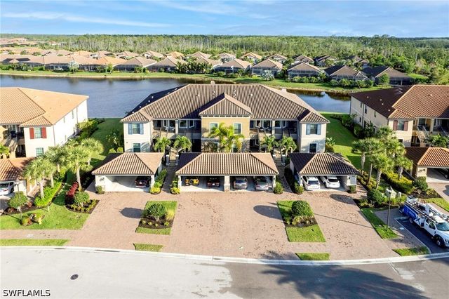9433 Benvenuto CT 201, Naples, FL 34119