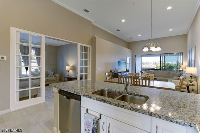 9433 Benvenuto CT 201, Naples, FL 34119