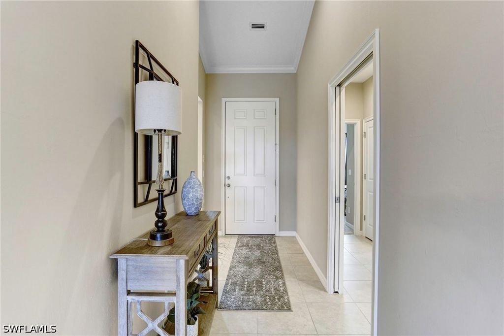 9433 Benvenuto CT 201, Naples, FL 34119