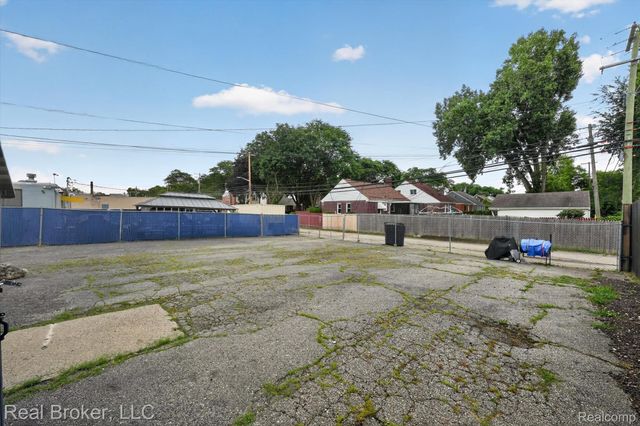 22721 Plymouth Road, Detroit, MI 48239