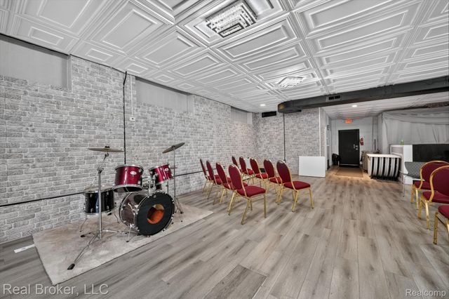 22721 Plymouth Road, Detroit, MI 48239