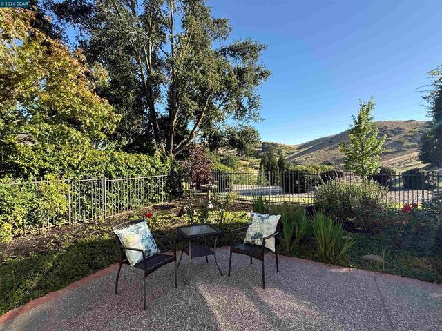 360 S Eagle Nest Lane, Danville, CA 94506