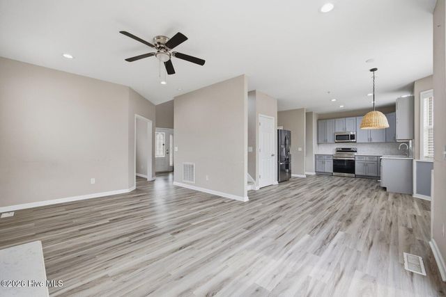 337 Oakmont Drive, Hampstead, NC 28443