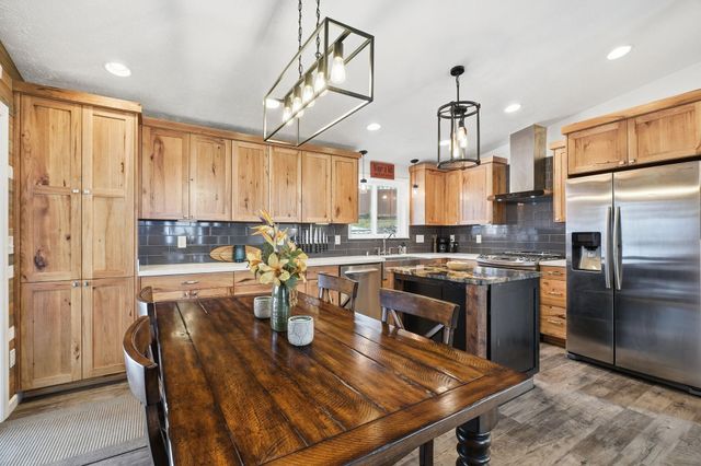 4510 W Alpine Dr, Spokane, WA 99208