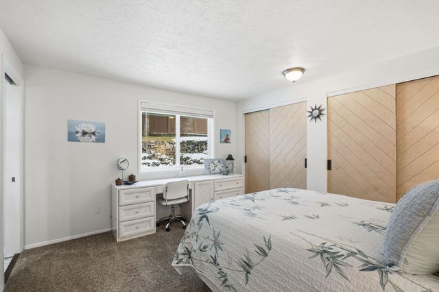 4510 W Alpine Dr, Spokane, WA 99208