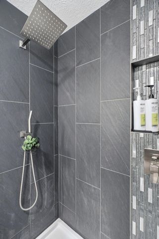 4510 W Alpine Dr, Spokane, WA 99208