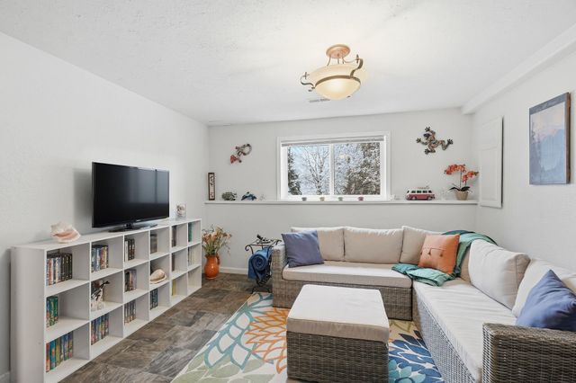 4510 W Alpine Dr, Spokane, WA 99208