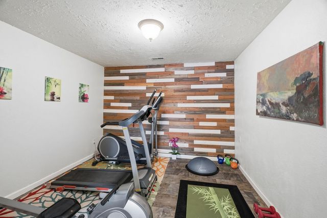 4510 W Alpine Dr, Spokane, WA 99208