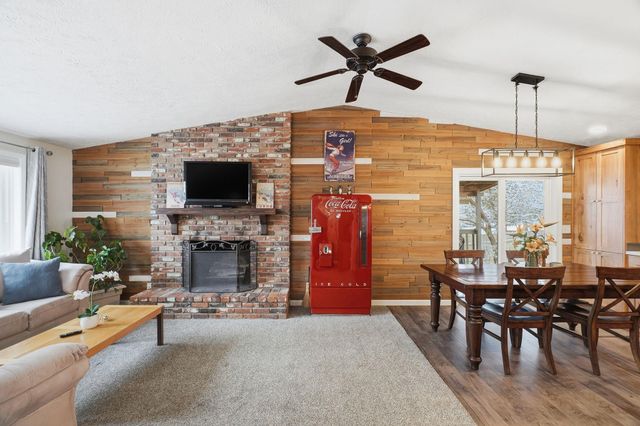 4510 W Alpine Dr, Spokane, WA 99208